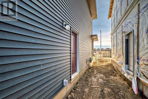 371 Sora Boulevard Se, Calgary, AB - Outdoor