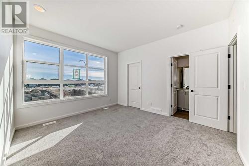 371 Sora Boulevard Se, Calgary, AB - Indoor Photo Showing Other Room