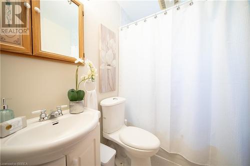 69 Elm Street, Simcoe, ON - Indoor Photo Showing Bathroom