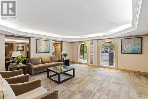 1606 - 133 Torresdale Avenue, Toronto, ON - Indoor Photo Showing Living Room