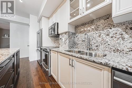 208 - 34 Plains Road E, Burlington, ON - Indoor Photo Showing Kitchen With Double Sink With Upgraded Kitchen