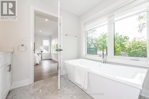 1204 Argreen Road, Mississauga, ON - Indoor Photo Showing Bathroom