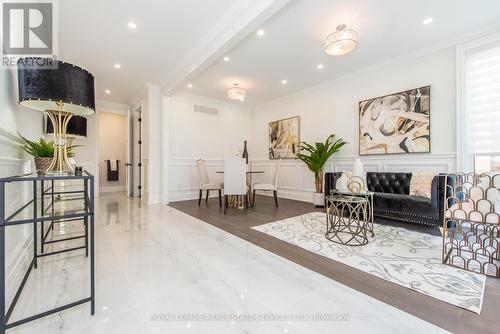 1204 Argreen Road, Mississauga, ON - Indoor Photo Showing Living Room