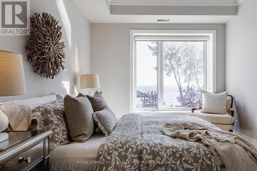 204 - 5340 Lakeshore Road, Burlington, ON - Indoor Photo Showing Bedroom