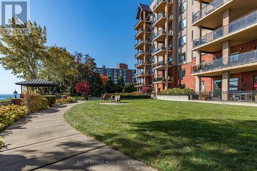 204 - 5340 Lakeshore Road, Burlington, ON - Outdoor With Balcony With Facade