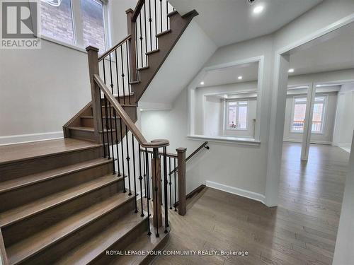 349 Chouinard Way, Aurora, ON - Indoor Photo Showing Other Room