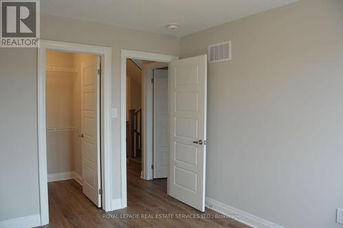 1208 Wheat Boom Drive, Oakville, ON - Indoor Photo Showing Other Room