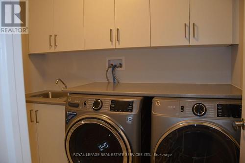 1208 Wheat Boom Drive, Oakville, ON - Indoor Photo Showing Laundry Room