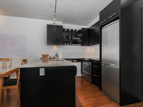 Kitchen - 2048-1414 Rue Chomedey, Montréal (Ville-Marie), QC - Indoor Photo Showing Kitchen