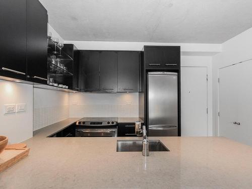 Kitchen - 2048-1414 Rue Chomedey, Montréal (Ville-Marie), QC - Indoor Photo Showing Kitchen With Upgraded Kitchen