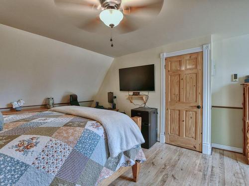 Master bedroom - 1136 Ch. De Val-Des-Lacs, Sainte-Sophie, QC - Indoor Photo Showing Bedroom