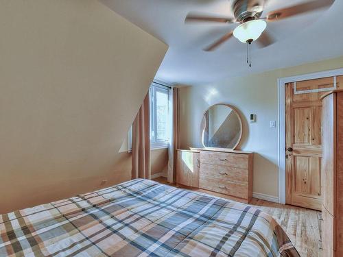 Bedroom - 1136 Ch. De Val-Des-Lacs, Sainte-Sophie, QC - Indoor Photo Showing Bedroom