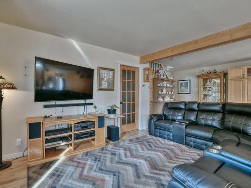 Living room - 1136 Ch. De Val-Des-Lacs, Sainte-Sophie, QC - Indoor Photo Showing Living Room