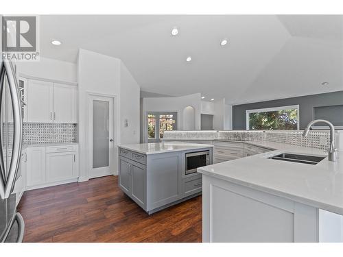 947 Purcell Court, Kelowna, BC - Indoor Photo Showing Kitchen With Double Sink