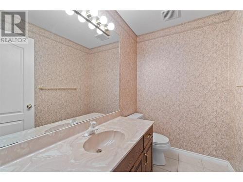 947 Purcell Court, Kelowna, BC - Indoor Photo Showing Bathroom