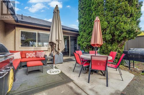 2105 Bowron Street, Kelowna, BC - Outdoor