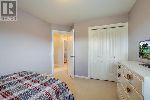 2105 Bowron Street, Kelowna, BC - Indoor Photo Showing Bedroom