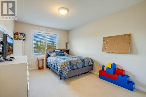 2105 Bowron Street, Kelowna, BC - Indoor Photo Showing Bedroom