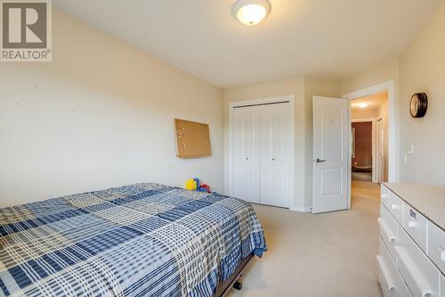 2105 Bowron Street, Kelowna, BC - Indoor Photo Showing Bedroom