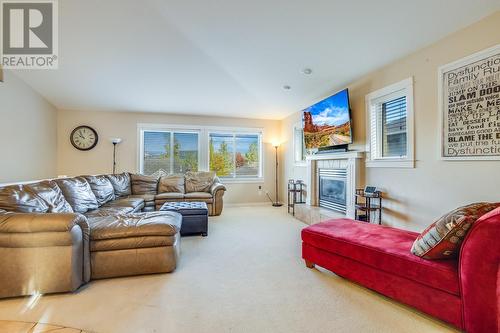 2105 Bowron Street, Kelowna, BC - Indoor Photo Showing Living Room With Fireplace