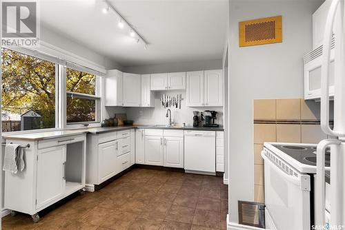 3408 Mason Avenue, Regina, SK - Indoor Photo Showing Kitchen