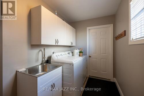 39 Argent Street, Clarington (Bowmanville), ON - Indoor Photo Showing Laundry Room