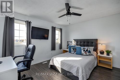 39 Argent Street, Clarington (Bowmanville), ON - Indoor Photo Showing Bedroom