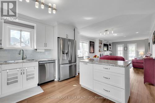 786 Beatty Crescent, Cobourg, ON - Indoor Photo Showing Kitchen With Upgraded Kitchen