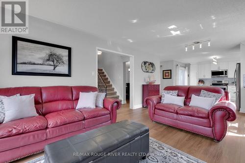 786 Beatty Crescent, Cobourg, ON - Indoor Photo Showing Living Room