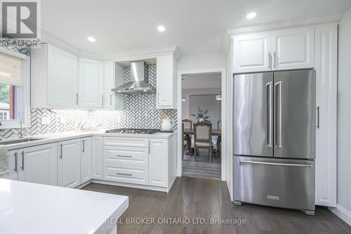 167 Sunnyside Drive, London, ON - Indoor Photo Showing Kitchen With Upgraded Kitchen