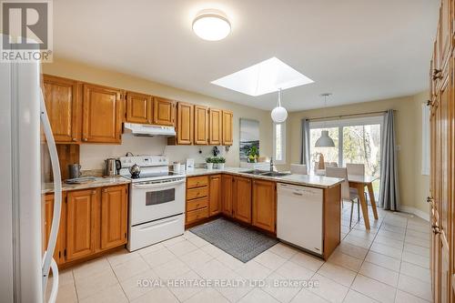 360 Sheppard Avenue, Pickering, ON - Indoor Photo Showing Kitchen With Double Sink