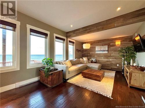 519 Bel-Air Road, Beresford, NB - Indoor Photo Showing Living Room