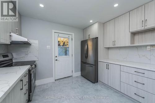 76 Raylawn Crescent, Halton Hills, ON - Indoor Photo Showing Kitchen