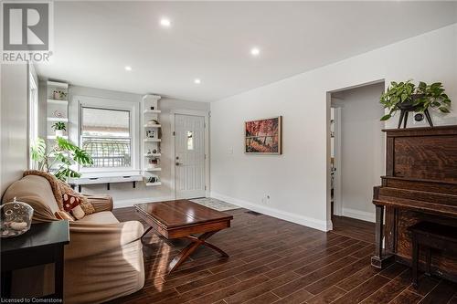 85 Grand Street, Brantford, ON - Indoor Photo Showing Living Room