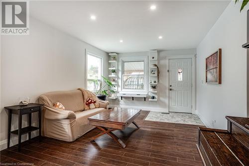 85 Grand Street, Brantford, ON - Indoor Photo Showing Living Room