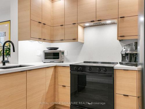 105-65 Scadding Ave, Toronto, ON - Indoor Photo Showing Kitchen