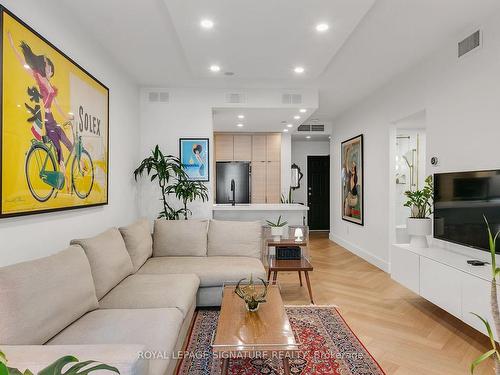 105-65 Scadding Ave, Toronto, ON - Indoor Photo Showing Living Room