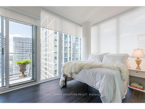 3612-195 Redpath Ave, Toronto, ON - Indoor Photo Showing Bedroom