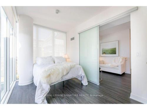 3612-195 Redpath Ave, Toronto, ON - Indoor Photo Showing Bedroom