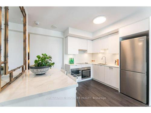 3612-195 Redpath Ave, Toronto, ON - Indoor Photo Showing Kitchen