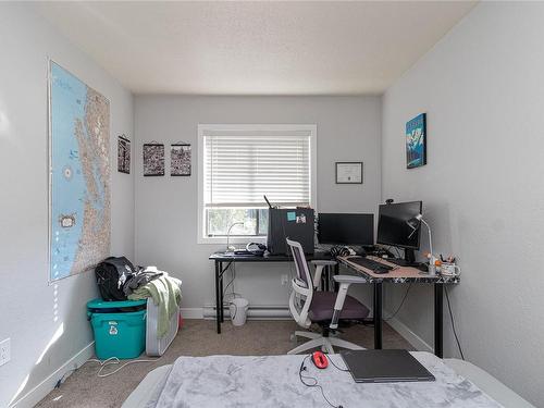 512-71 Gorge Rd West, Saanich, BC - Indoor Photo Showing Office