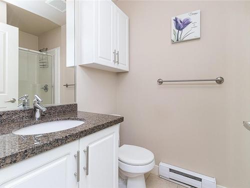 118-2710 Jacklin Rd, Langford, BC - Indoor Photo Showing Bathroom