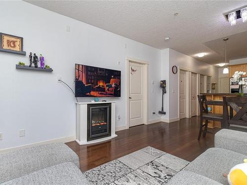 118-2710 Jacklin Rd, Langford, BC - Indoor Photo Showing Living Room With Fireplace