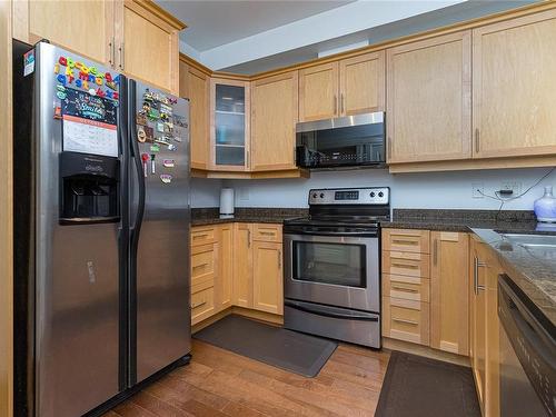 118-2710 Jacklin Rd, Langford, BC - Indoor Photo Showing Kitchen