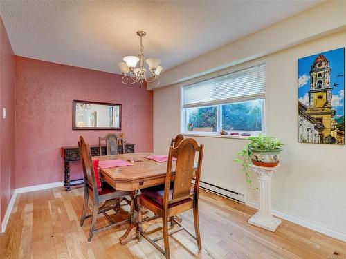 102-415 Linden Ave, Victoria, BC - Indoor Photo Showing Dining Room