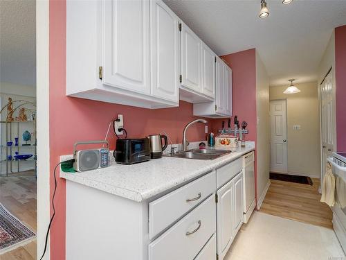 102-415 Linden Ave, Victoria, BC - Indoor Photo Showing Kitchen With Double Sink