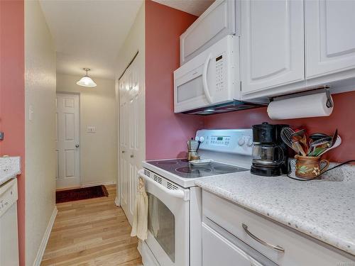 102-415 Linden Ave, Victoria, BC - Indoor Photo Showing Kitchen