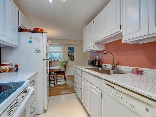 102-415 Linden Ave, Victoria, BC - Indoor Photo Showing Kitchen With Double Sink