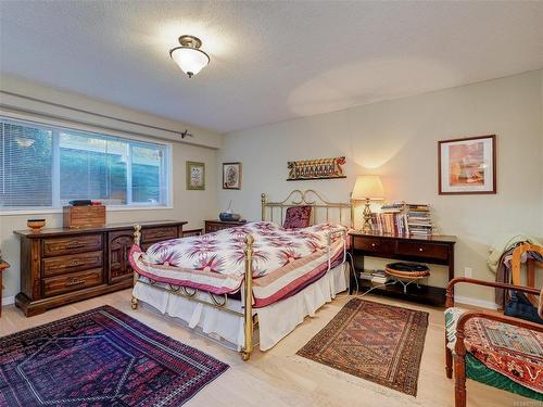 102-415 Linden Ave, Victoria, BC - Indoor Photo Showing Bedroom