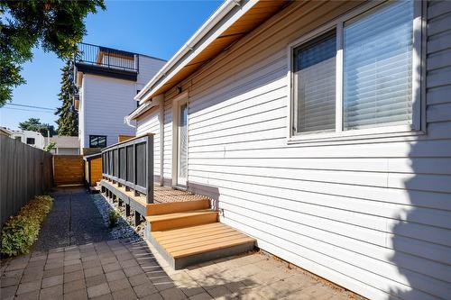 1053 Martin Avenue, Kelowna, BC - Outdoor With Deck Patio Veranda With Exterior